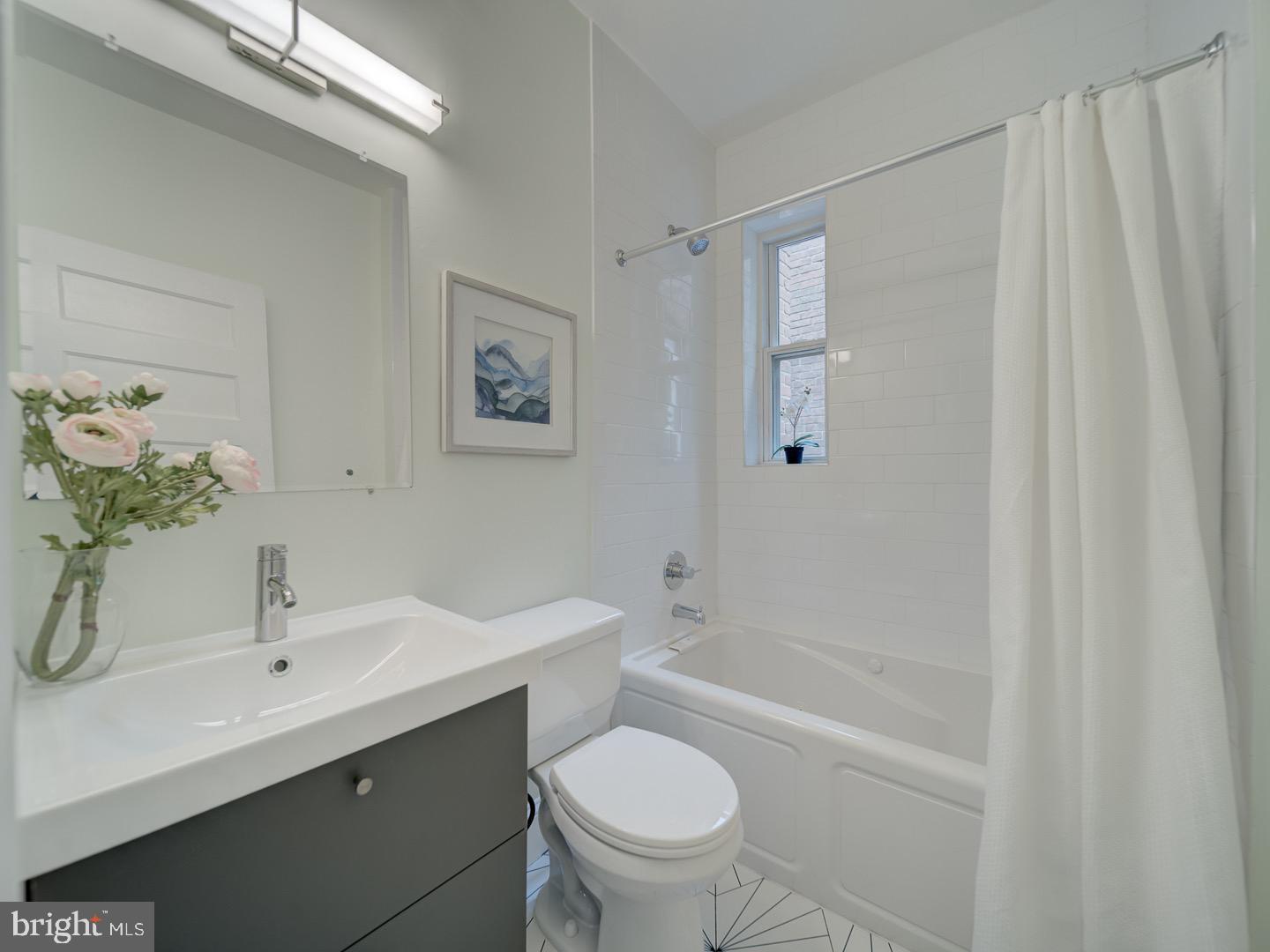 27 SEATON PL NW, WASHINGTON, District Of Columbia 20001, 4 Bedrooms Bedrooms, ,3 BathroomsBathrooms,Residential,For sale,27 SEATON PL NW,DCDC2198702 MLS # DCDC2198702