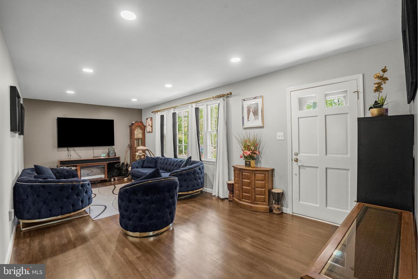 2919 ROSEMARY LN, FALLS CHURCH, Virginia 22042, 3 Bedrooms Bedrooms, ,2 BathroomsBathrooms,Residential,For sale,2919 ROSEMARY LN,VAFX2238204 MLS # VAFX2238204