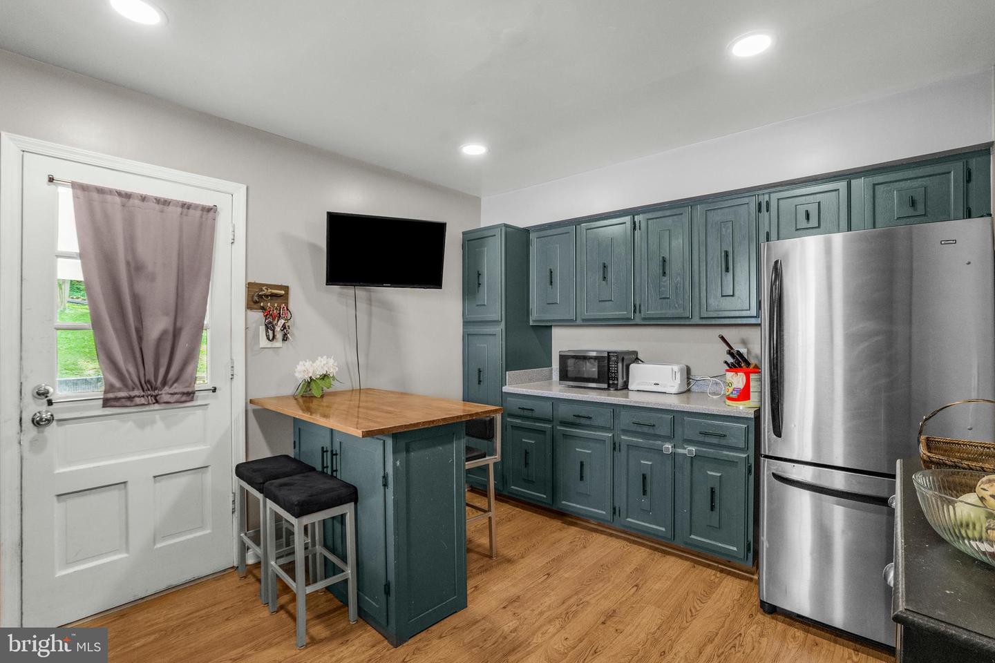 2919 ROSEMARY LN, FALLS CHURCH, Virginia 22042, 3 Bedrooms Bedrooms, ,2 BathroomsBathrooms,Residential,For sale,2919 ROSEMARY LN,VAFX2238204 MLS # VAFX2238204