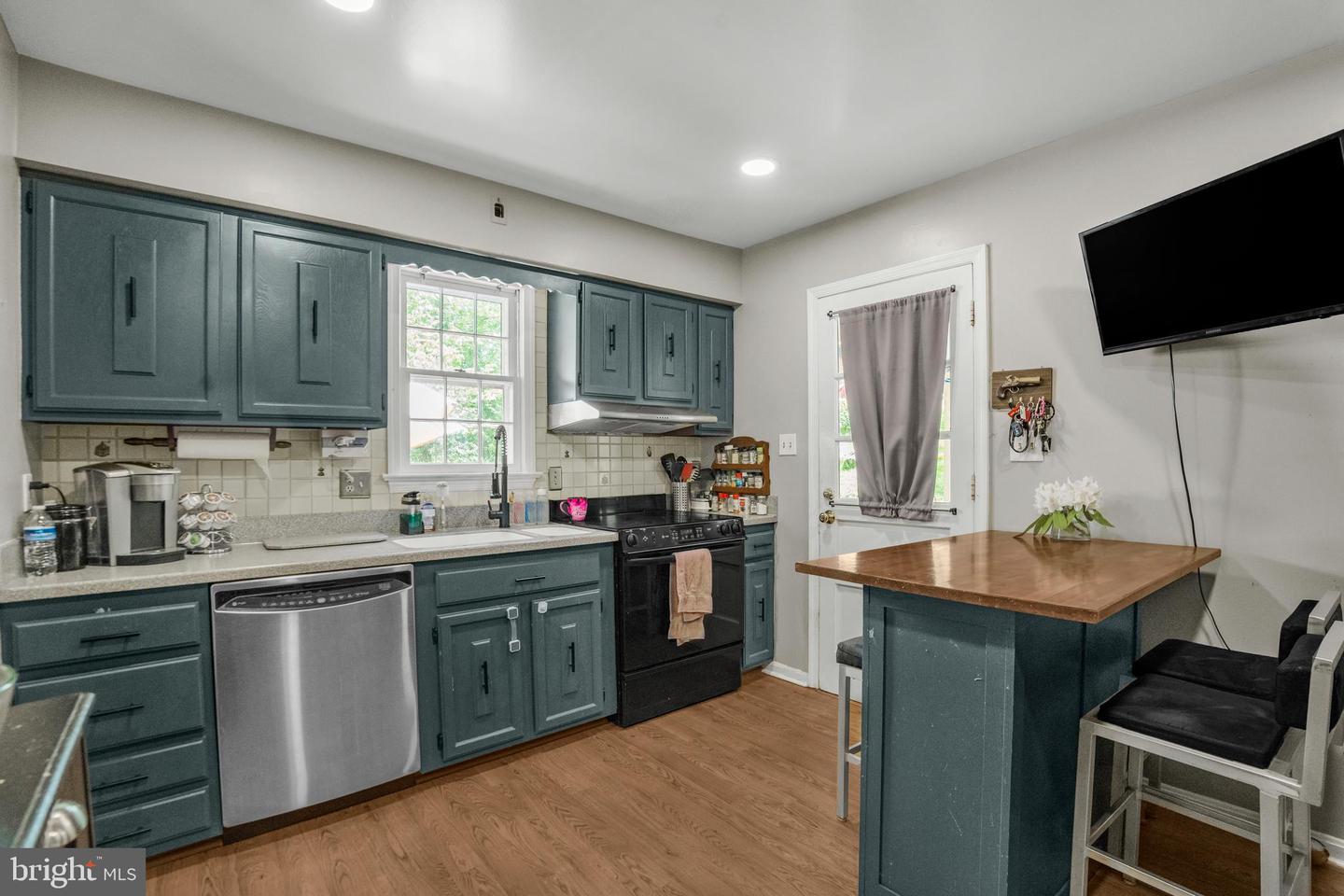 2919 ROSEMARY LN, FALLS CHURCH, Virginia 22042, 3 Bedrooms Bedrooms, ,2 BathroomsBathrooms,Residential,For sale,2919 ROSEMARY LN,VAFX2238204 MLS # VAFX2238204
