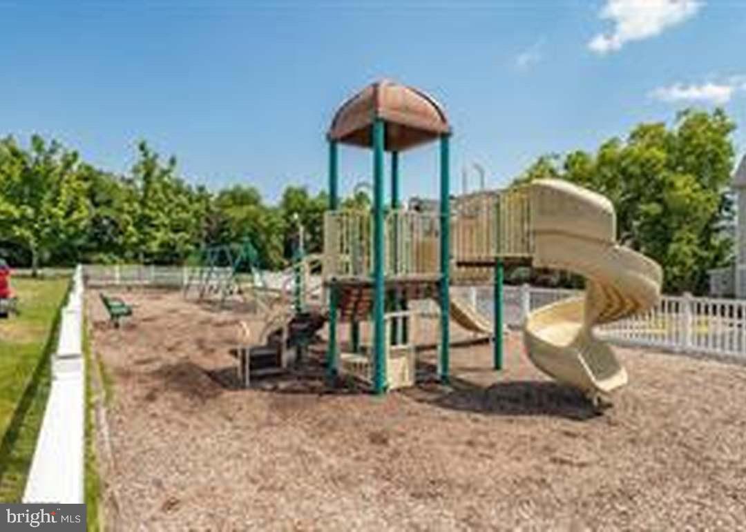 3351 YOST LN #102, DUMFRIES, Virginia 22026, 2 Bedrooms Bedrooms, ,1 BathroomBathrooms,Residential,For sale,3351 YOST LN #102,VAPW2093756 MLS # VAPW2093756