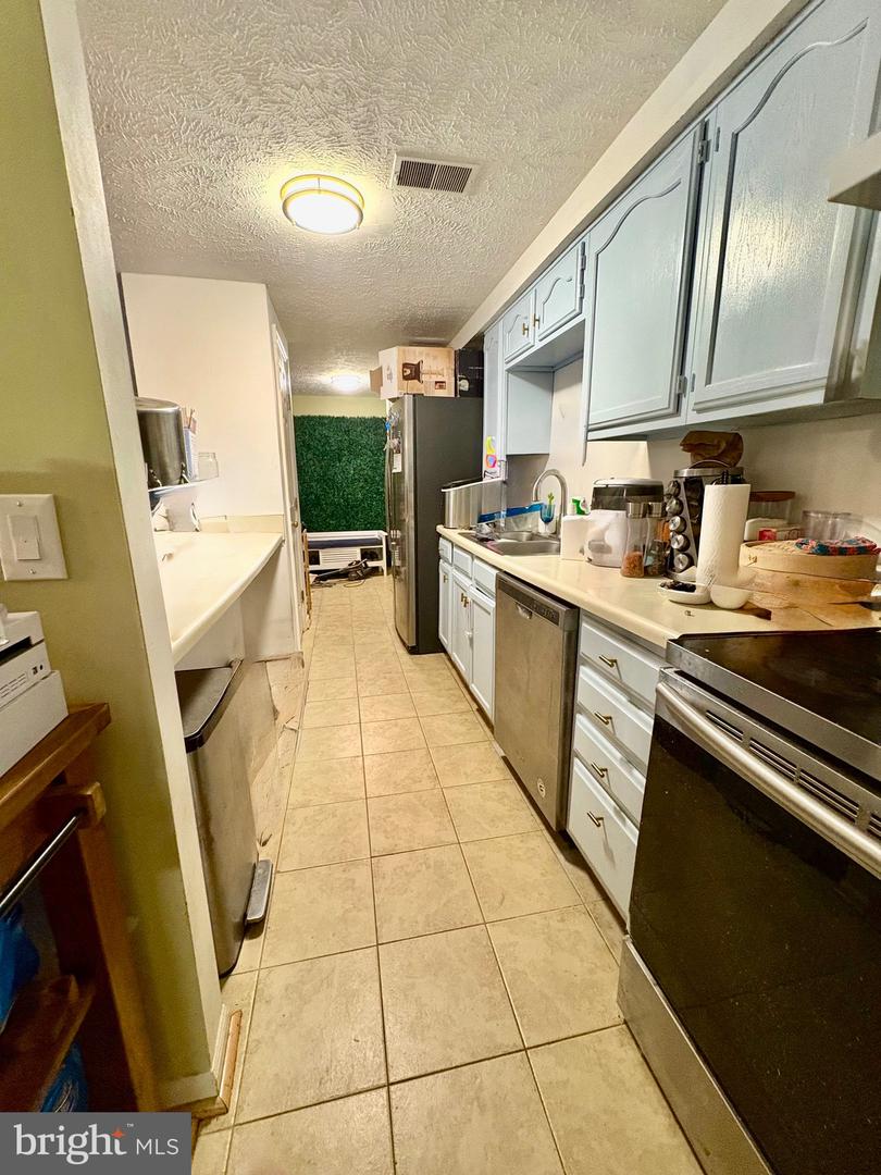 3351 YOST LN #102, DUMFRIES, Virginia 22026, 2 Bedrooms Bedrooms, ,1 BathroomBathrooms,Residential,For sale,3351 YOST LN #102,VAPW2093756 MLS # VAPW2093756