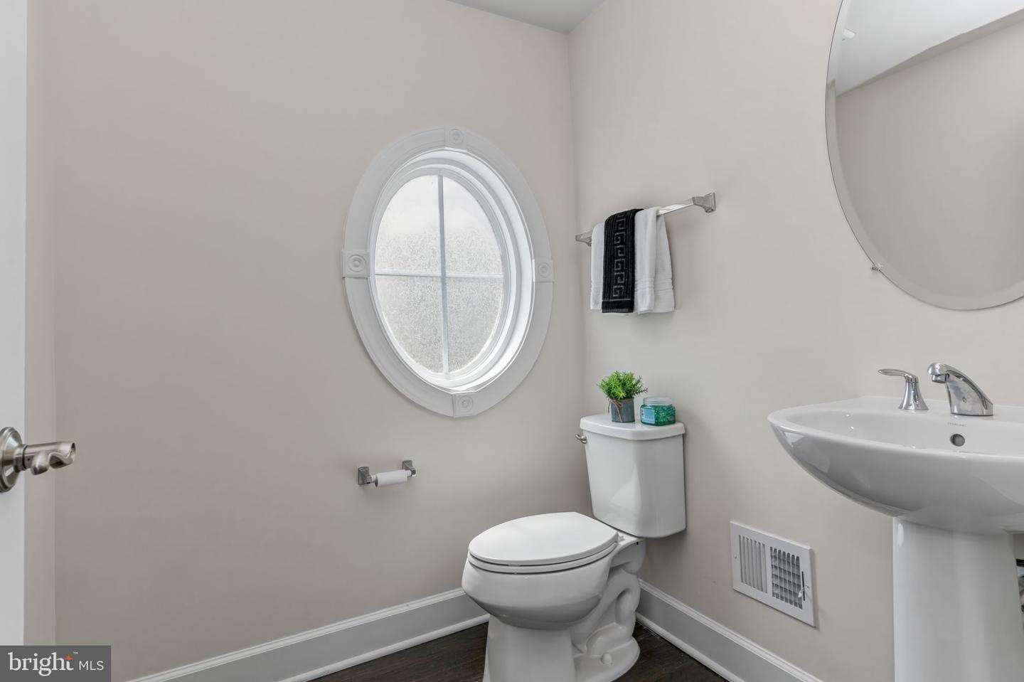 10575 HINTON WAY, MANASSAS, Virginia 20112, 3 Bedrooms Bedrooms, ,2 BathroomsBathrooms,Residential,For sale,10575 HINTON WAY,VAPW2093784 MLS # VAPW2093784