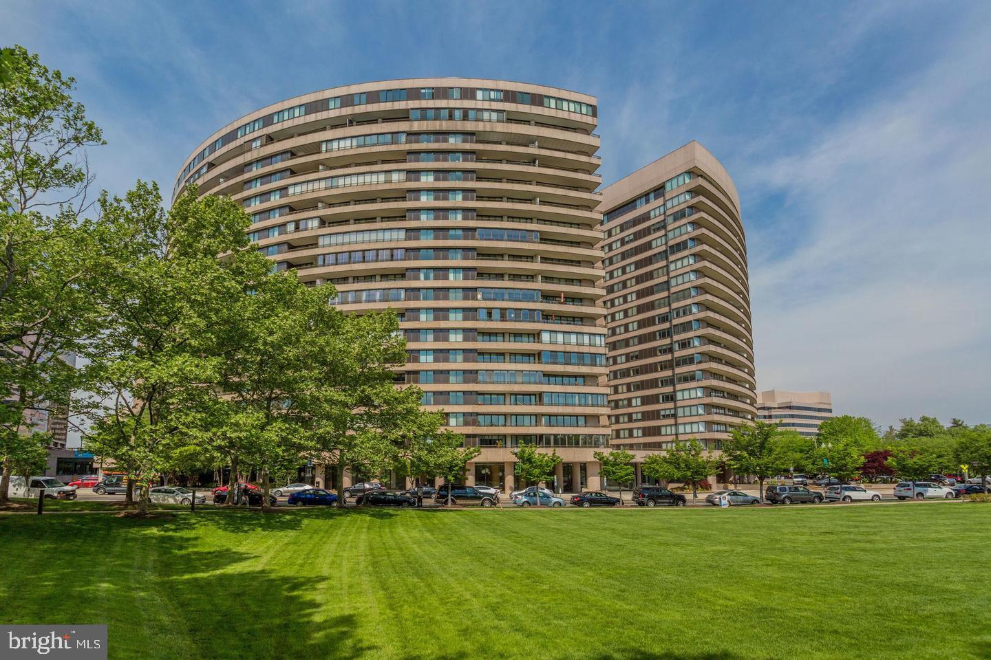 1300 CRYSTAL DR #403S, ARLINGTON, Virginia 22202, 2 Bedrooms Bedrooms, ,1 BathroomBathrooms,Residential,For sale,1300 CRYSTAL DR #403S,VAAR2056892 MLS # VAAR2056892