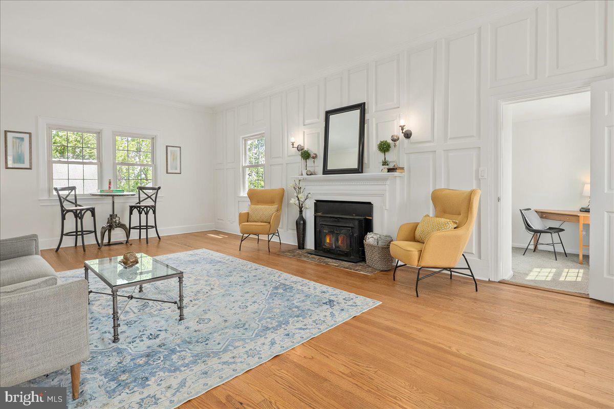 9419 OX RD, LORTON, Virginia 22079, 5 Bedrooms Bedrooms, ,3 BathroomsBathrooms,Residential,For sale,9419 OX RD,VAFX2238126 MLS # VAFX2238126