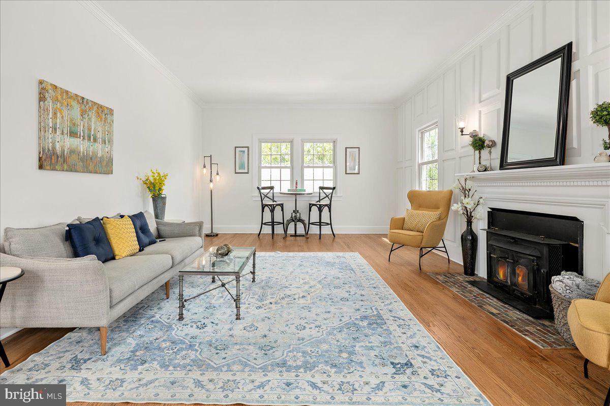 9419 OX RD, LORTON, Virginia 22079, 5 Bedrooms Bedrooms, ,3 BathroomsBathrooms,Residential,For sale,9419 OX RD,VAFX2238126 MLS # VAFX2238126