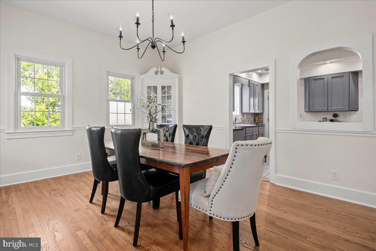 9419 OX RD, LORTON, Virginia 22079, 5 Bedrooms Bedrooms, ,3 BathroomsBathrooms,Residential,For sale,9419 OX RD,VAFX2238126 MLS # VAFX2238126
