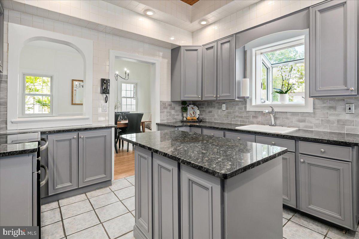 9419 OX RD, LORTON, Virginia 22079, 5 Bedrooms Bedrooms, ,3 BathroomsBathrooms,Residential,For sale,9419 OX RD,VAFX2238126 MLS # VAFX2238126