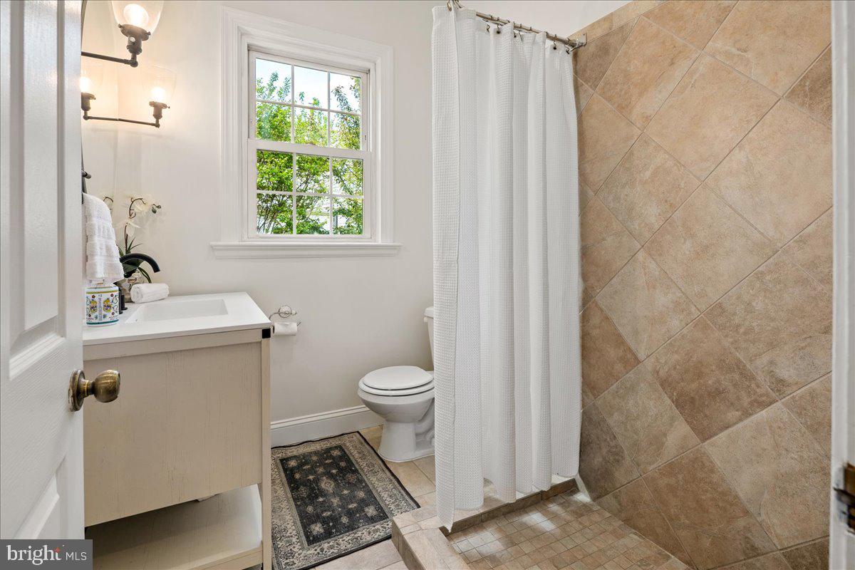 9419 OX RD, LORTON, Virginia 22079, 5 Bedrooms Bedrooms, ,3 BathroomsBathrooms,Residential,For sale,9419 OX RD,VAFX2238126 MLS # VAFX2238126