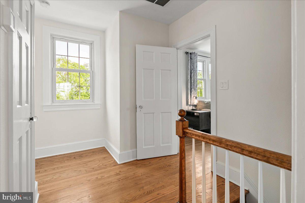 9419 OX RD, LORTON, Virginia 22079, 5 Bedrooms Bedrooms, ,3 BathroomsBathrooms,Residential,For sale,9419 OX RD,VAFX2238126 MLS # VAFX2238126