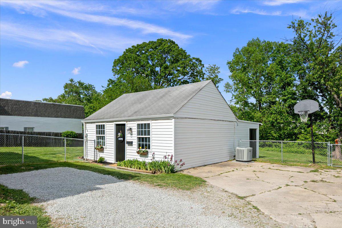 9419 OX RD, LORTON, Virginia 22079, 5 Bedrooms Bedrooms, ,3 BathroomsBathrooms,Residential,For sale,9419 OX RD,VAFX2238126 MLS # VAFX2238126
