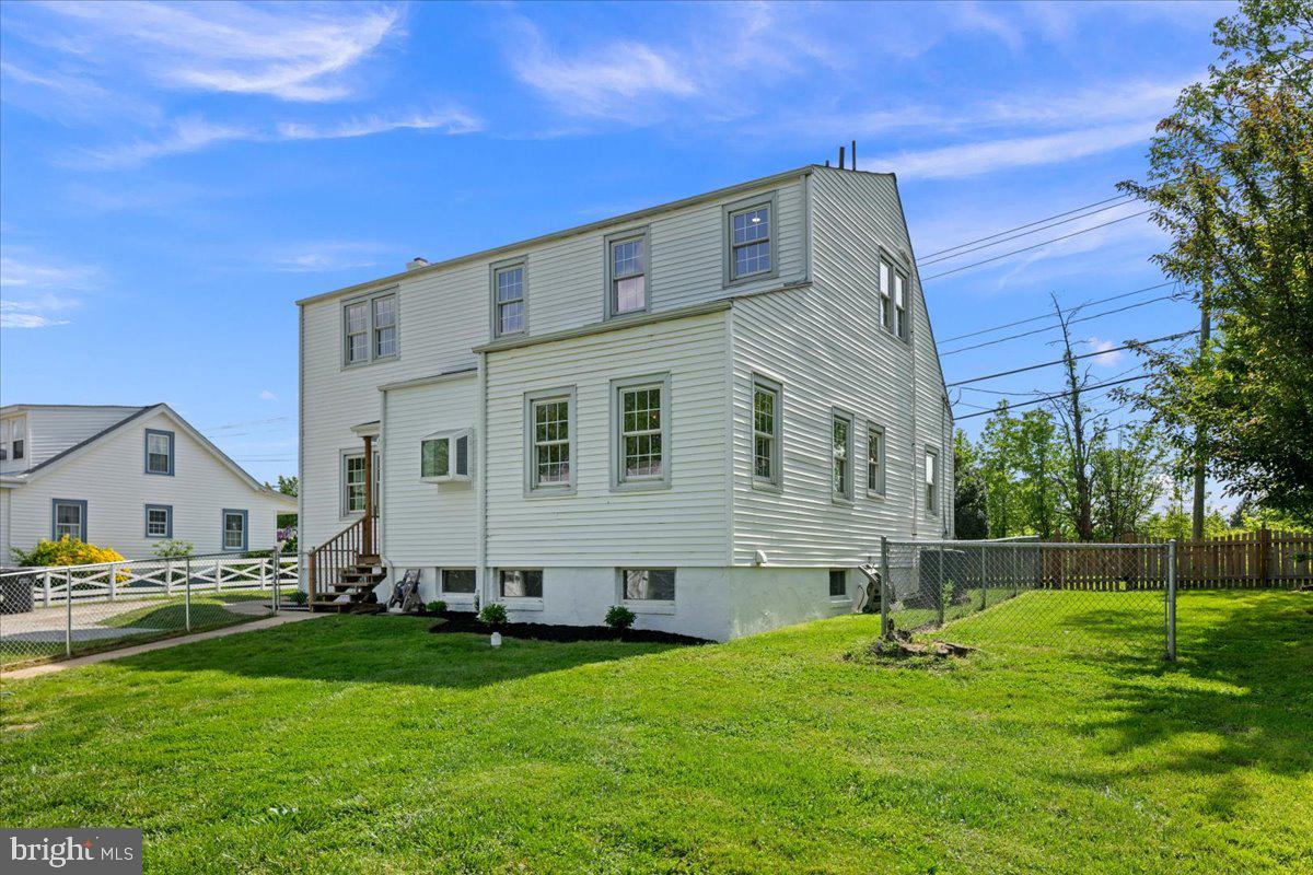 9419 OX RD, LORTON, Virginia 22079, 5 Bedrooms Bedrooms, ,3 BathroomsBathrooms,Residential,For sale,9419 OX RD,VAFX2238126 MLS # VAFX2238126