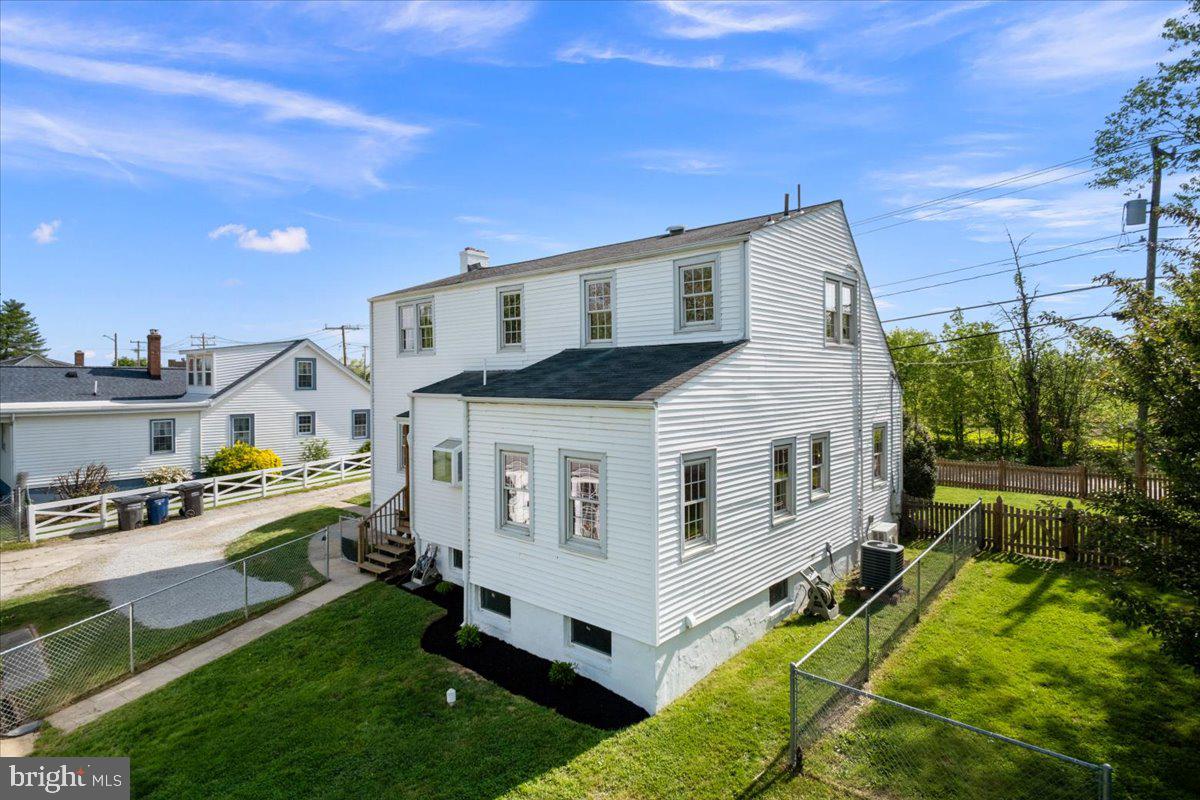 9419 OX RD, LORTON, Virginia 22079, 5 Bedrooms Bedrooms, ,3 BathroomsBathrooms,Residential,For sale,9419 OX RD,VAFX2238126 MLS # VAFX2238126