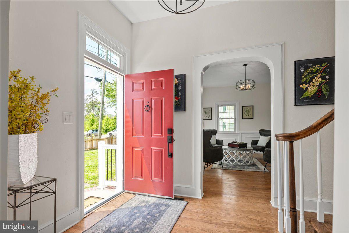 9419 OX RD, LORTON, Virginia 22079, 5 Bedrooms Bedrooms, ,3 BathroomsBathrooms,Residential,For sale,9419 OX RD,VAFX2238126 MLS # VAFX2238126