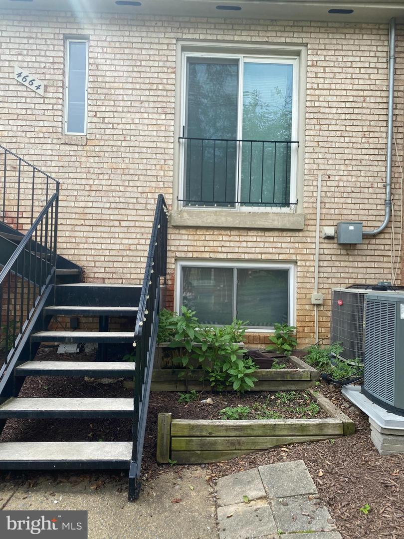 4664 CONWELL DR, ANNANDALE, Virginia 22003, 2 Bedrooms Bedrooms, ,2 BathroomsBathrooms,Residential,For sale,4664 CONWELL DR,VAFX2238358 MLS # VAFX2238358