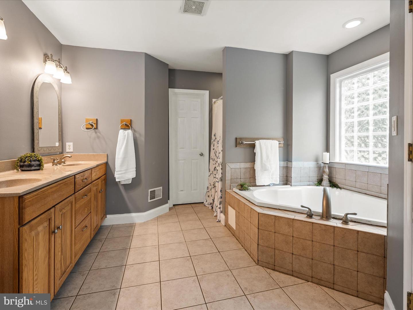 401 WHITHAM DR, GORE, Virginia 22637, 4 Bedrooms Bedrooms, ,3 BathroomsBathrooms,Residential,For sale,401 WHITHAM DR,VAFV2033874 MLS # VAFV2033874