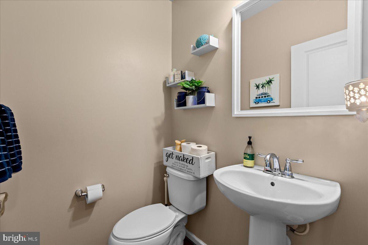 10 WARBLER CT, STAFFORD, Virginia 22554, 6 Bedrooms Bedrooms, ,3 BathroomsBathrooms,Residential,For sale,10 WARBLER CT,VAST2038426 MLS # VAST2038426