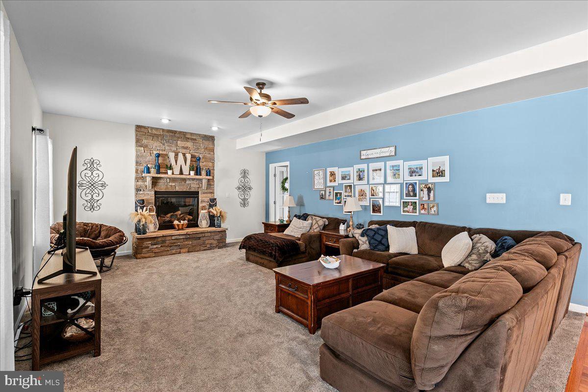 10 WARBLER CT, STAFFORD, Virginia 22554, 6 Bedrooms Bedrooms, ,3 BathroomsBathrooms,Residential,For sale,10 WARBLER CT,VAST2038426 MLS # VAST2038426