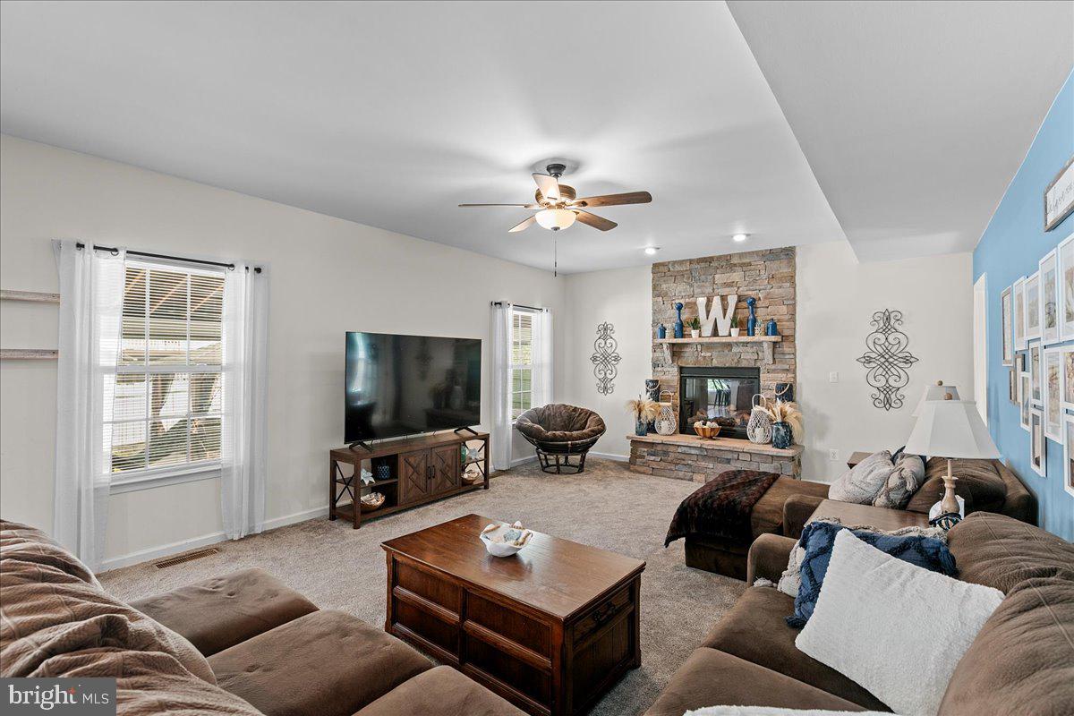 10 WARBLER CT, STAFFORD, Virginia 22554, 6 Bedrooms Bedrooms, ,3 BathroomsBathrooms,Residential,For sale,10 WARBLER CT,VAST2038426 MLS # VAST2038426