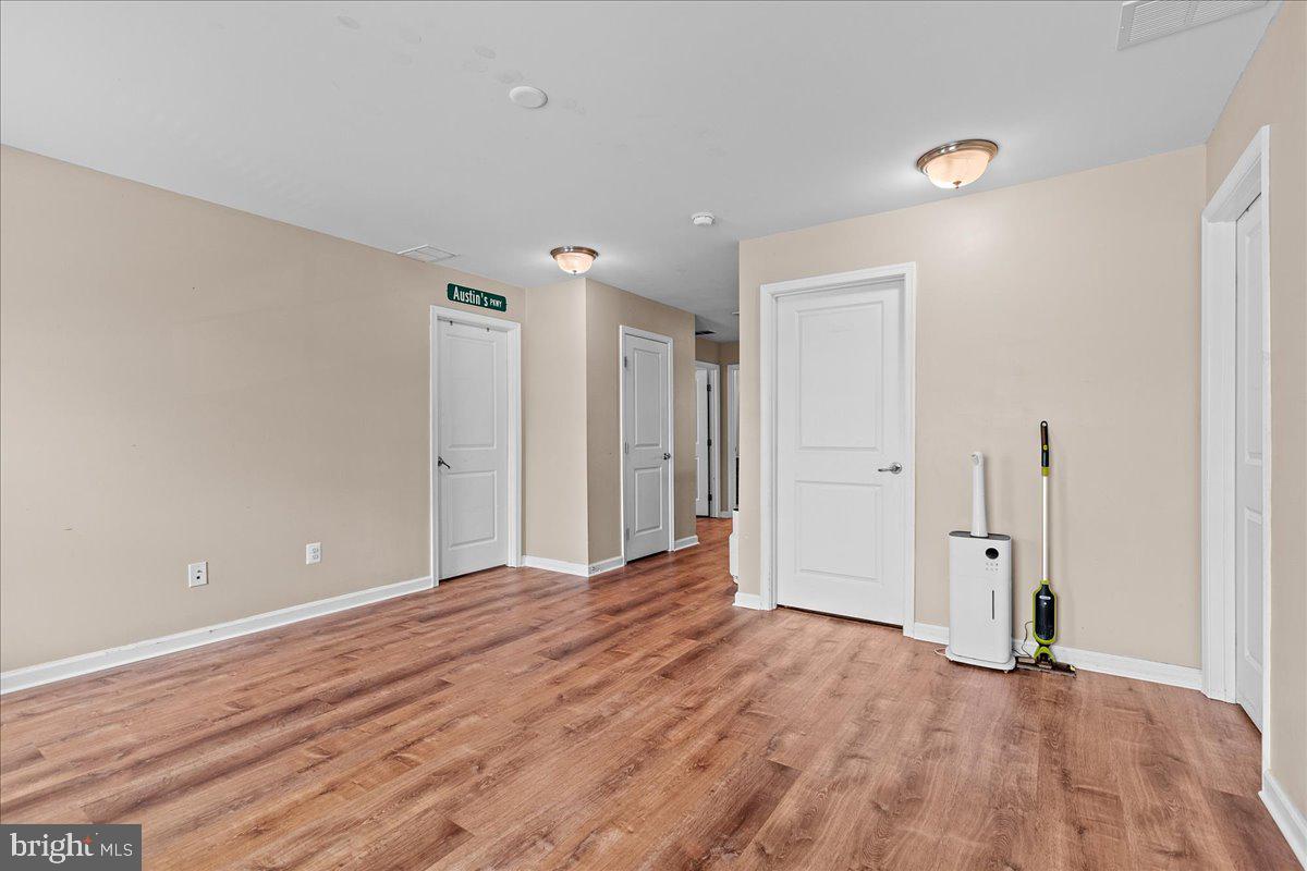 10 WARBLER CT, STAFFORD, Virginia 22554, 6 Bedrooms Bedrooms, ,3 BathroomsBathrooms,Residential,For sale,10 WARBLER CT,VAST2038426 MLS # VAST2038426