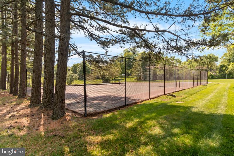 5821 ROYAL RIDGE DR #F, SPRINGFIELD, Virginia 22152, 2 Bedrooms Bedrooms, ,1 BathroomBathrooms,Residential,For sale,5821 ROYAL RIDGE DR #F,VAFX2237942 MLS # VAFX2237942