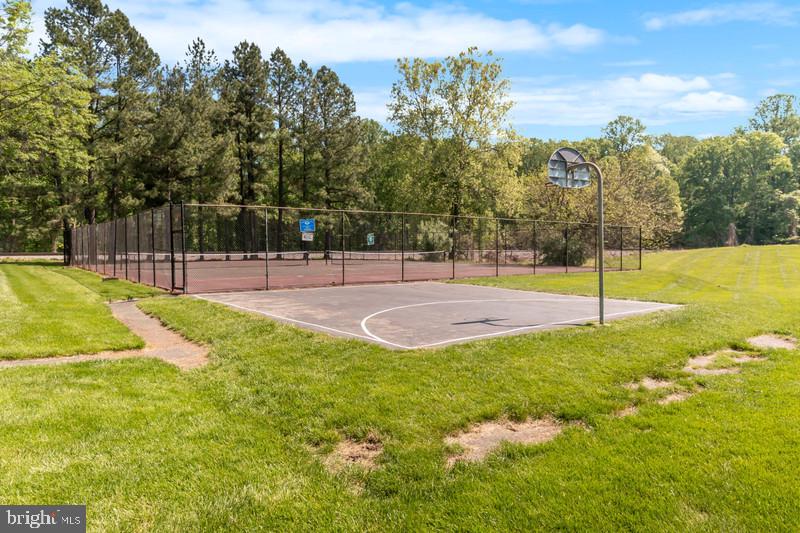 5821 ROYAL RIDGE DR #F, SPRINGFIELD, Virginia 22152, 2 Bedrooms Bedrooms, ,1 BathroomBathrooms,Residential,For sale,5821 ROYAL RIDGE DR #F,VAFX2237942 MLS # VAFX2237942