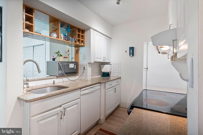 5821 ROYAL RIDGE DR #F, SPRINGFIELD, Virginia 22152, 2 Bedrooms Bedrooms, ,1 BathroomBathrooms,Residential,For sale,5821 ROYAL RIDGE DR #F,VAFX2237942 MLS # VAFX2237942