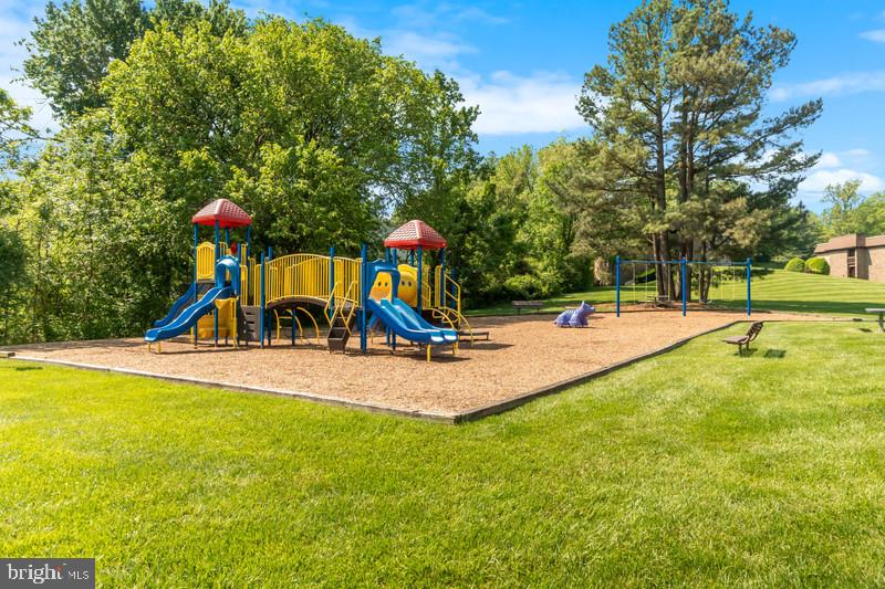 5821 ROYAL RIDGE DR #F, SPRINGFIELD, Virginia 22152, 2 Bedrooms Bedrooms, ,1 BathroomBathrooms,Residential,For sale,5821 ROYAL RIDGE DR #F,VAFX2237942 MLS # VAFX2237942