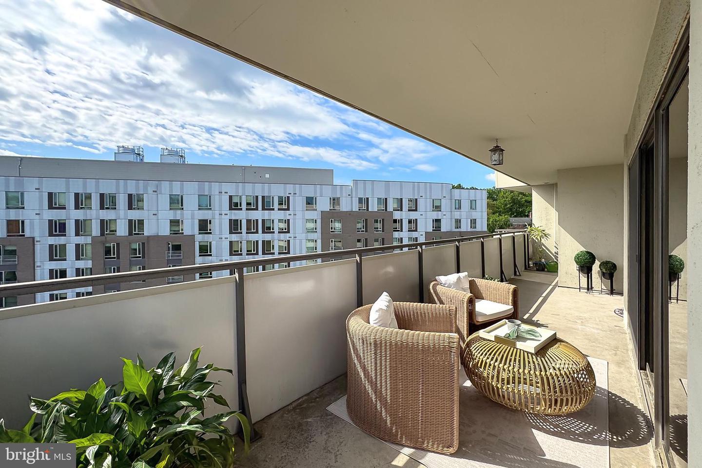 5300 COLUMBIA PIKE #902, ARLINGTON, Virginia 22204, 3 Bedrooms Bedrooms, 6 Rooms Rooms,2 BathroomsBathrooms,Residential,For sale,5300 COLUMBIA PIKE #902,VAAR2056982 MLS # VAAR2056982