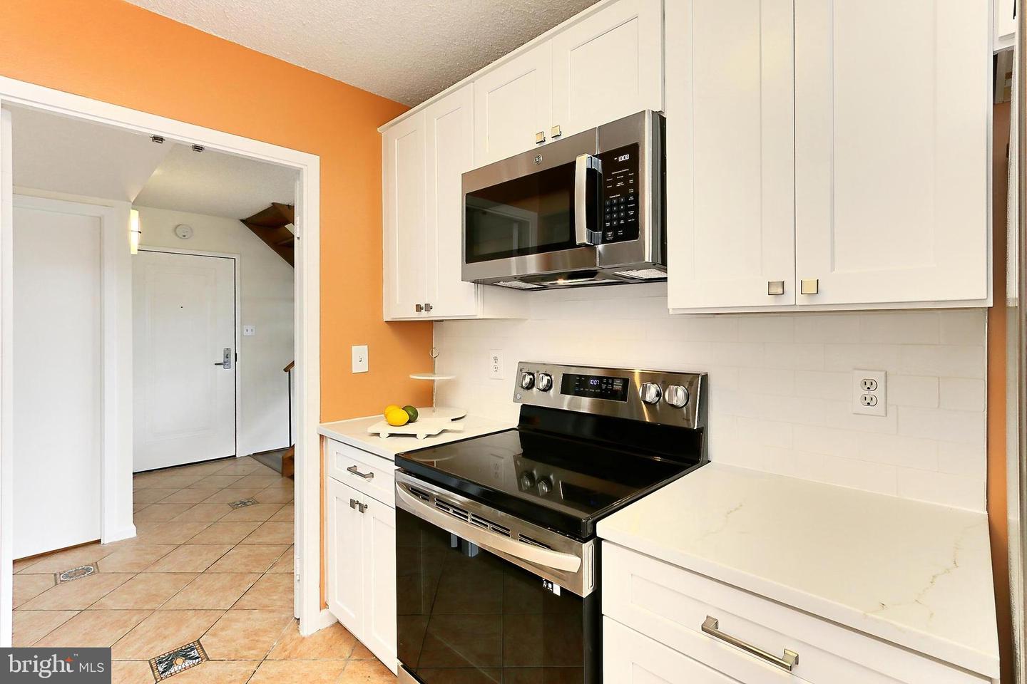 5300 COLUMBIA PIKE #902, ARLINGTON, Virginia 22204, 3 Bedrooms Bedrooms, 6 Rooms Rooms,2 BathroomsBathrooms,Residential,For sale,5300 COLUMBIA PIKE #902,VAAR2056982 MLS # VAAR2056982
