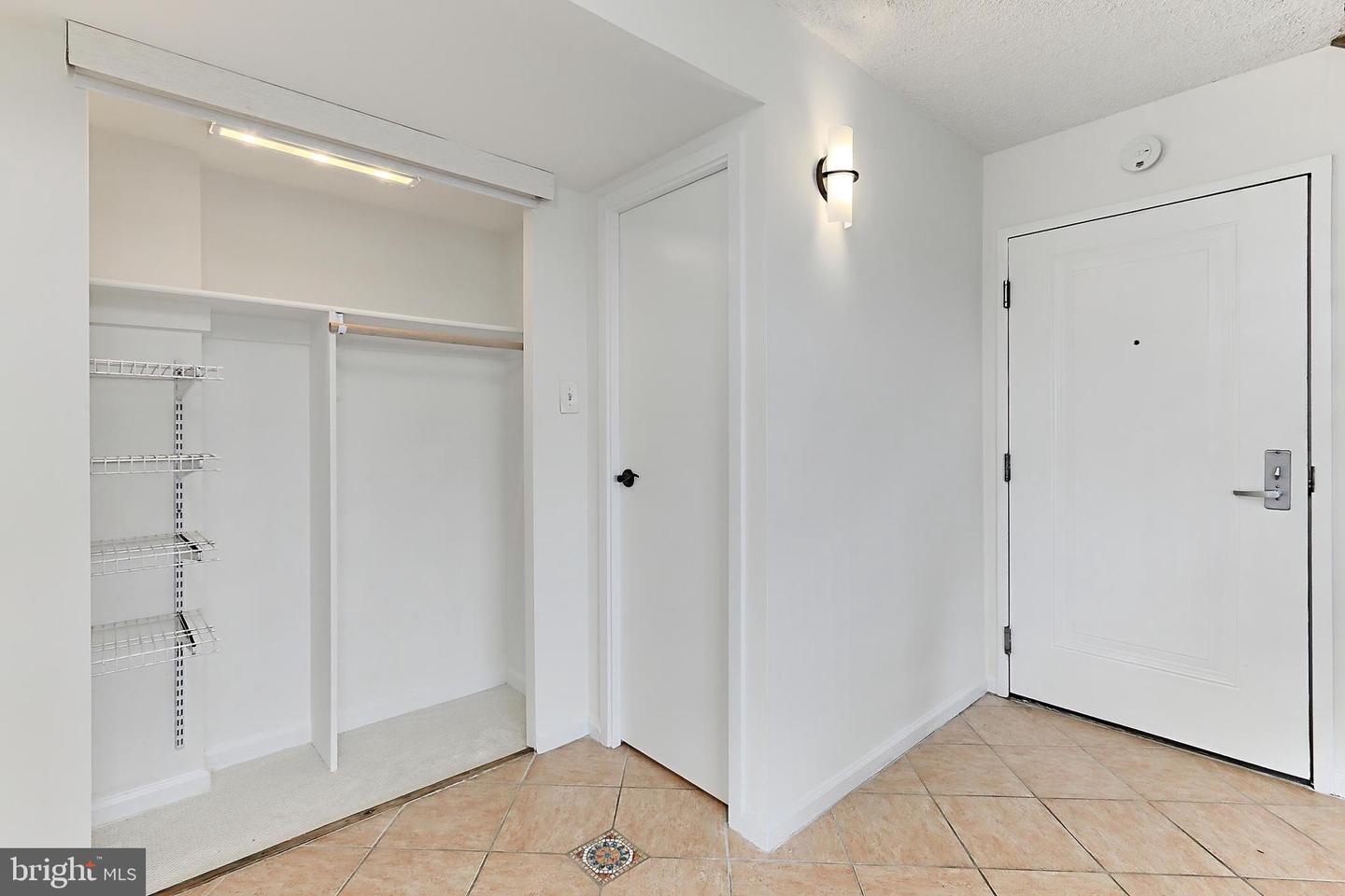 5300 COLUMBIA PIKE #902, ARLINGTON, Virginia 22204, 3 Bedrooms Bedrooms, 6 Rooms Rooms,2 BathroomsBathrooms,Residential,For sale,5300 COLUMBIA PIKE #902,VAAR2056982 MLS # VAAR2056982