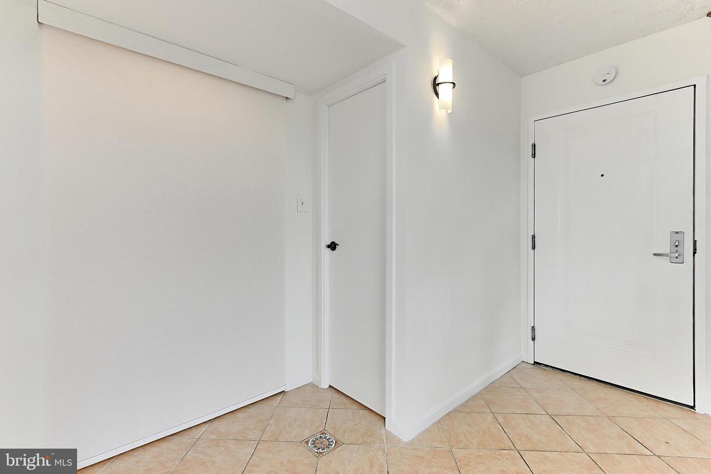 5300 COLUMBIA PIKE #902, ARLINGTON, Virginia 22204, 3 Bedrooms Bedrooms, 6 Rooms Rooms,2 BathroomsBathrooms,Residential,For sale,5300 COLUMBIA PIKE #902,VAAR2056982 MLS # VAAR2056982