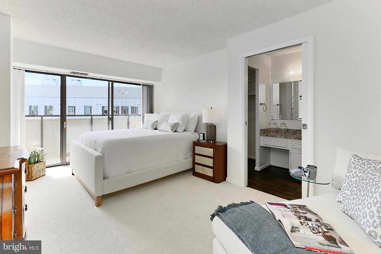 5300 COLUMBIA PIKE #902, ARLINGTON, Virginia 22204, 3 Bedrooms Bedrooms, 6 Rooms Rooms,2 BathroomsBathrooms,Residential,For sale,5300 COLUMBIA PIKE #902,VAAR2056982 MLS # VAAR2056982