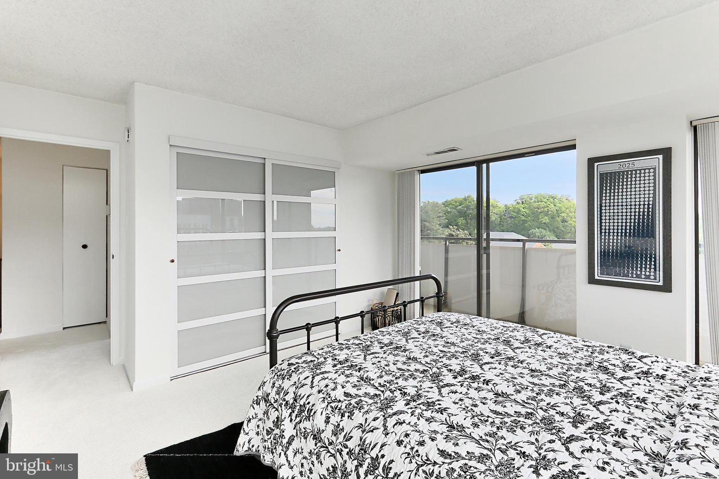 5300 COLUMBIA PIKE #902, ARLINGTON, Virginia 22204, 3 Bedrooms Bedrooms, 6 Rooms Rooms,2 BathroomsBathrooms,Residential,For sale,5300 COLUMBIA PIKE #902,VAAR2056982 MLS # VAAR2056982