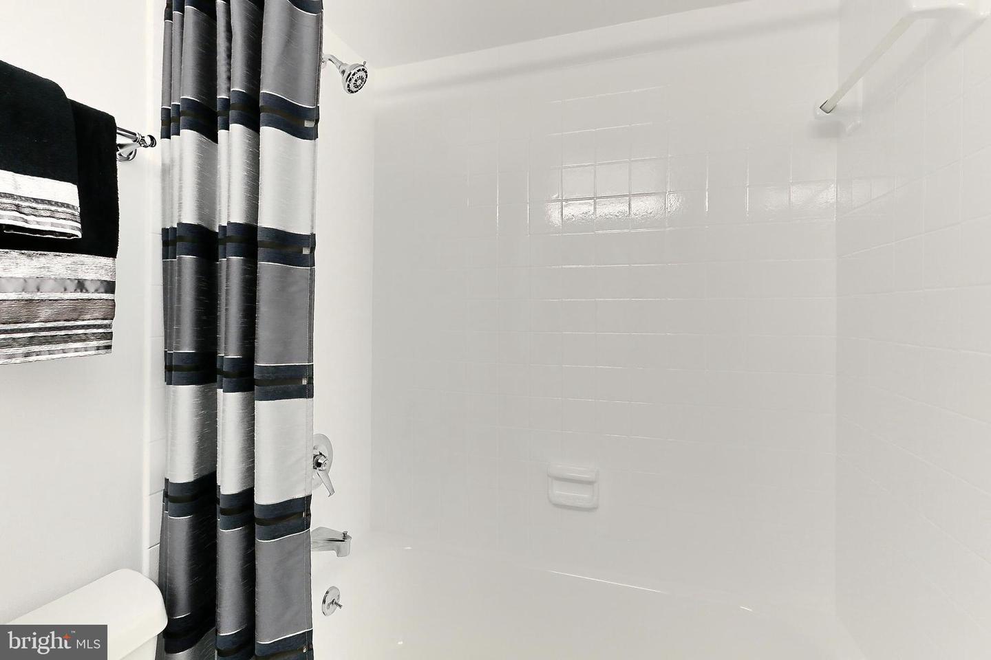 5300 COLUMBIA PIKE #902, ARLINGTON, Virginia 22204, 3 Bedrooms Bedrooms, 6 Rooms Rooms,2 BathroomsBathrooms,Residential,For sale,5300 COLUMBIA PIKE #902,VAAR2056982 MLS # VAAR2056982