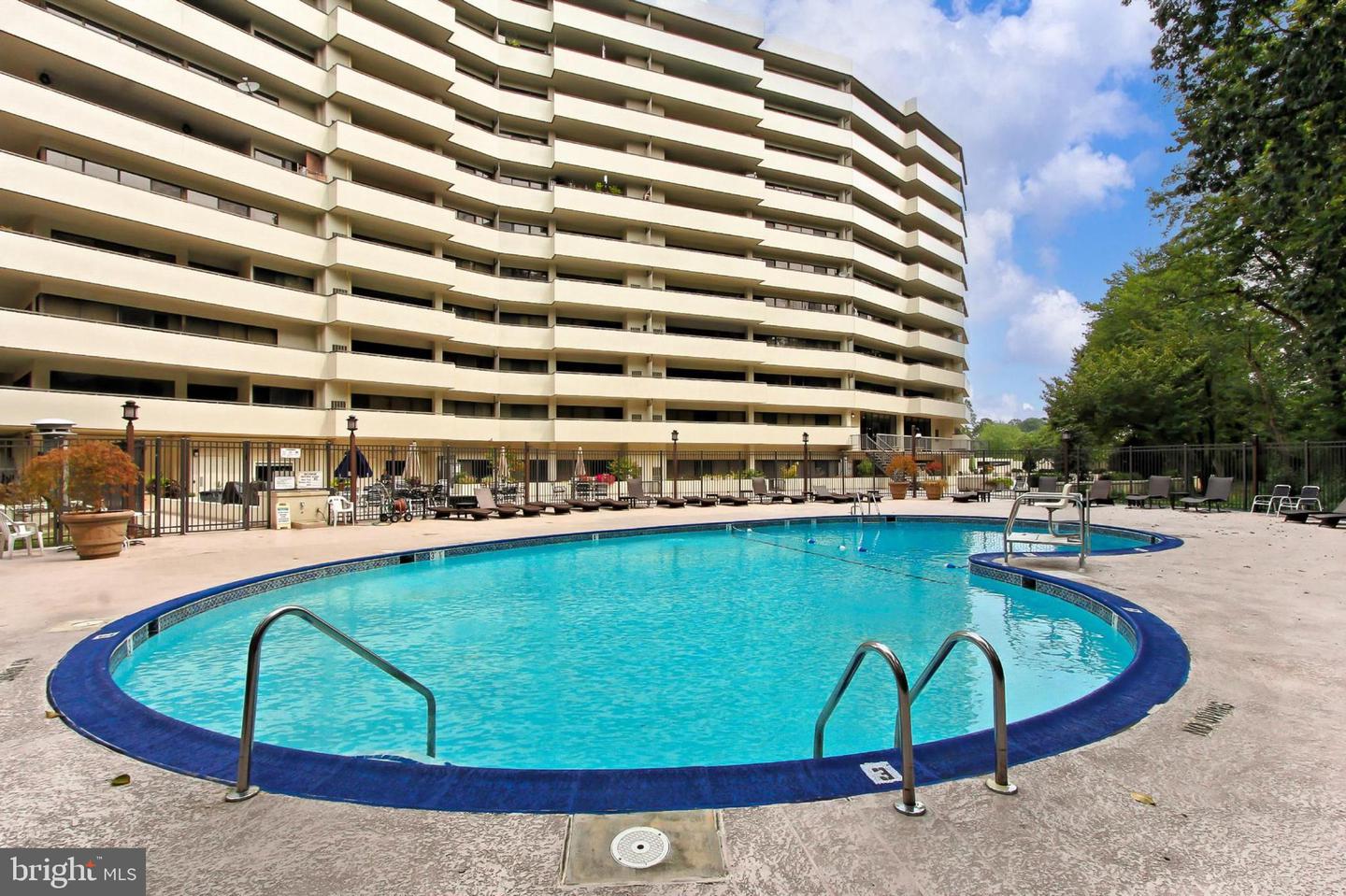5300 COLUMBIA PIKE #902, ARLINGTON, Virginia 22204, 3 Bedrooms Bedrooms, 6 Rooms Rooms,2 BathroomsBathrooms,Residential,For sale,5300 COLUMBIA PIKE #902,VAAR2056982 MLS # VAAR2056982