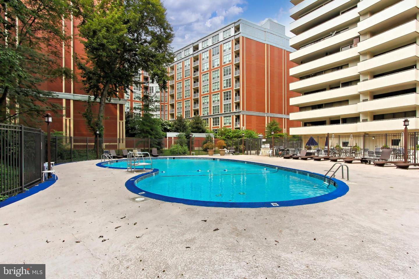 5300 COLUMBIA PIKE #902, ARLINGTON, Virginia 22204, 3 Bedrooms Bedrooms, 6 Rooms Rooms,2 BathroomsBathrooms,Residential,For sale,5300 COLUMBIA PIKE #902,VAAR2056982 MLS # VAAR2056982