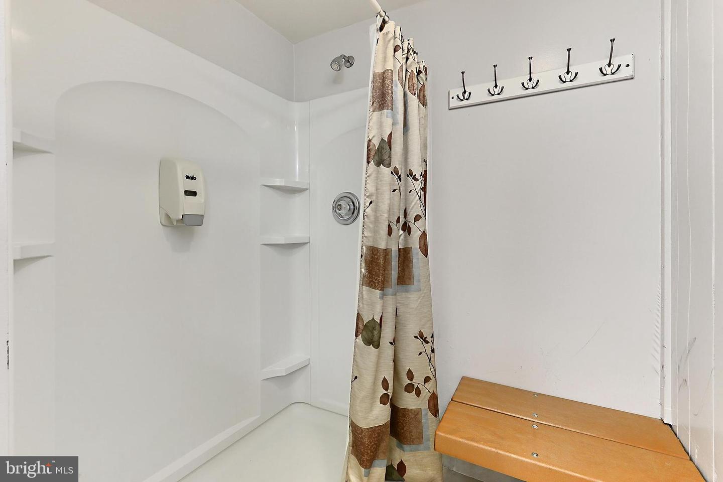 5300 COLUMBIA PIKE #902, ARLINGTON, Virginia 22204, 3 Bedrooms Bedrooms, 6 Rooms Rooms,2 BathroomsBathrooms,Residential,For sale,5300 COLUMBIA PIKE #902,VAAR2056982 MLS # VAAR2056982