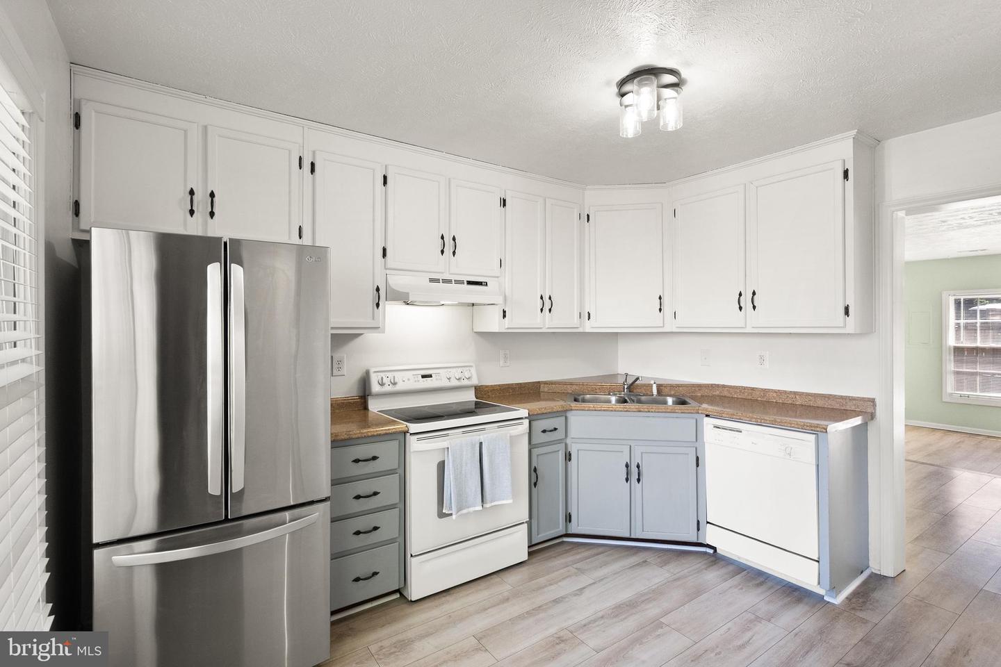 11013 TOWER PL, MANASSAS, Virginia 20109, 3 Bedrooms Bedrooms, ,2 BathroomsBathrooms,Residential,For sale,11013 TOWER PL,VAPW2093648 MLS # VAPW2093648