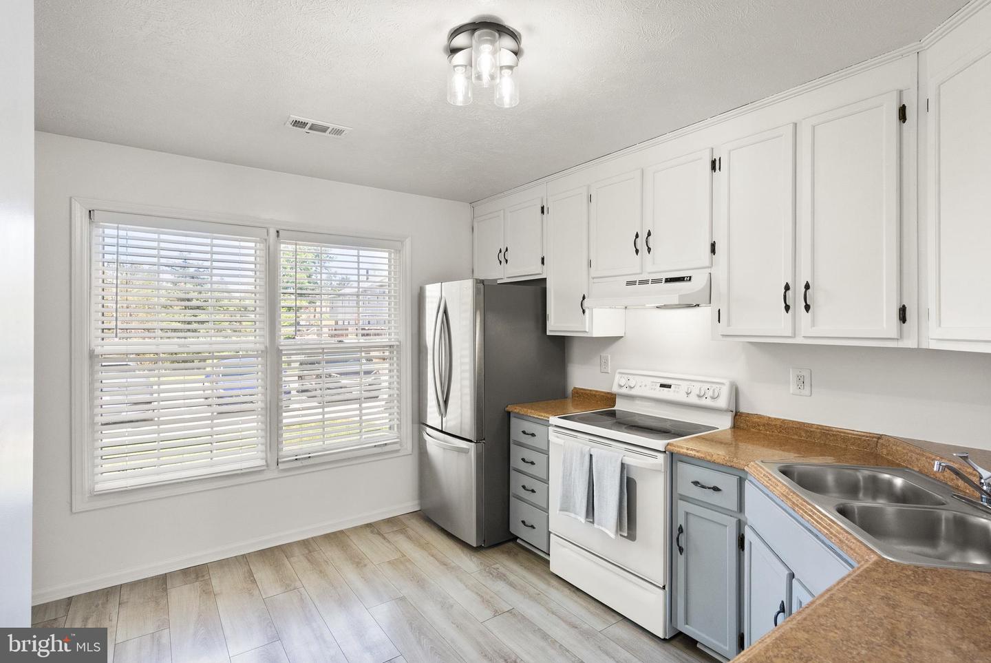 11013 TOWER PL, MANASSAS, Virginia 20109, 3 Bedrooms Bedrooms, ,2 BathroomsBathrooms,Residential,For sale,11013 TOWER PL,VAPW2093648 MLS # VAPW2093648