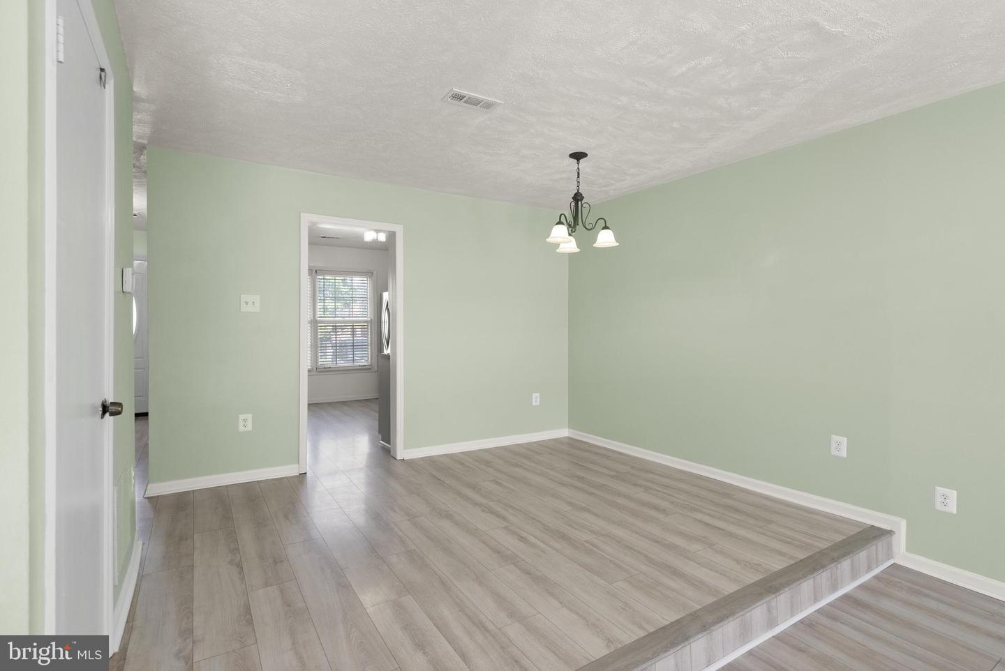 11013 TOWER PL, MANASSAS, Virginia 20109, 3 Bedrooms Bedrooms, ,2 BathroomsBathrooms,Residential,For sale,11013 TOWER PL,VAPW2093648 MLS # VAPW2093648