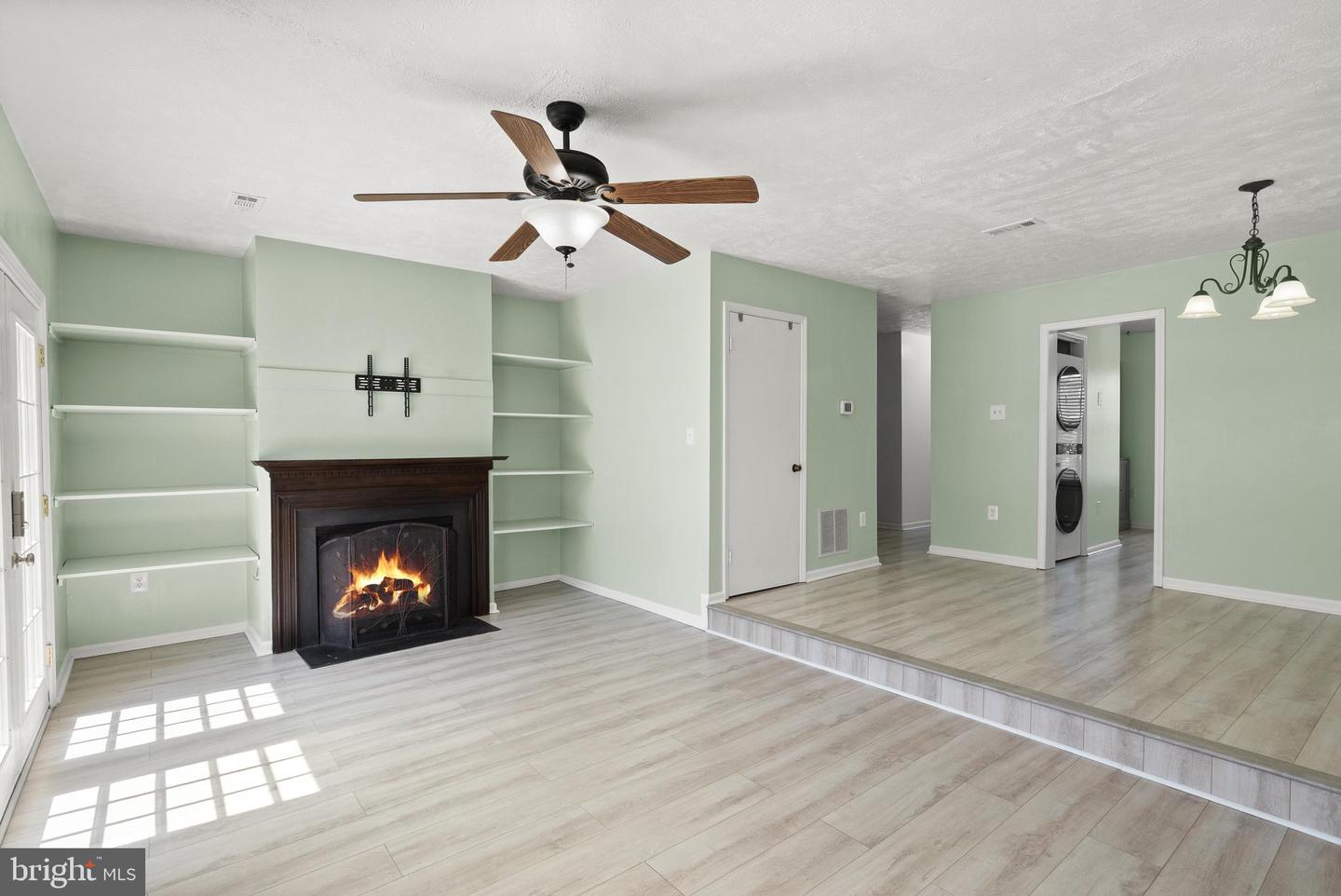11013 TOWER PL, MANASSAS, Virginia 20109, 3 Bedrooms Bedrooms, ,2 BathroomsBathrooms,Residential,For sale,11013 TOWER PL,VAPW2093648 MLS # VAPW2093648