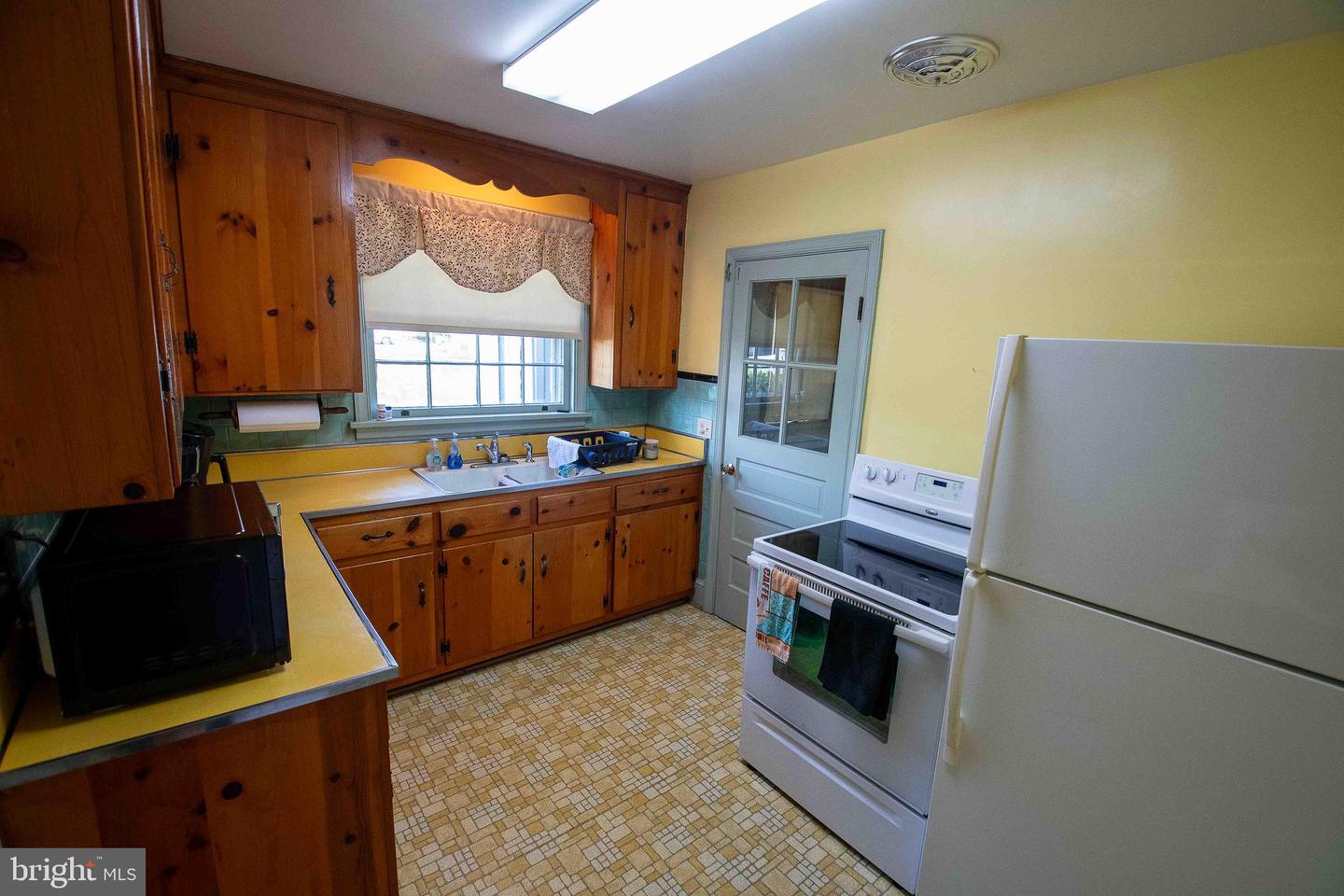 319 N MAIN ST, BOWLING GREEN, Virginia 22427, 3 Bedrooms Bedrooms, ,1 BathroomBathrooms,Residential,For sale,319 N MAIN ST,VACV2008098 MLS # VACV2008098