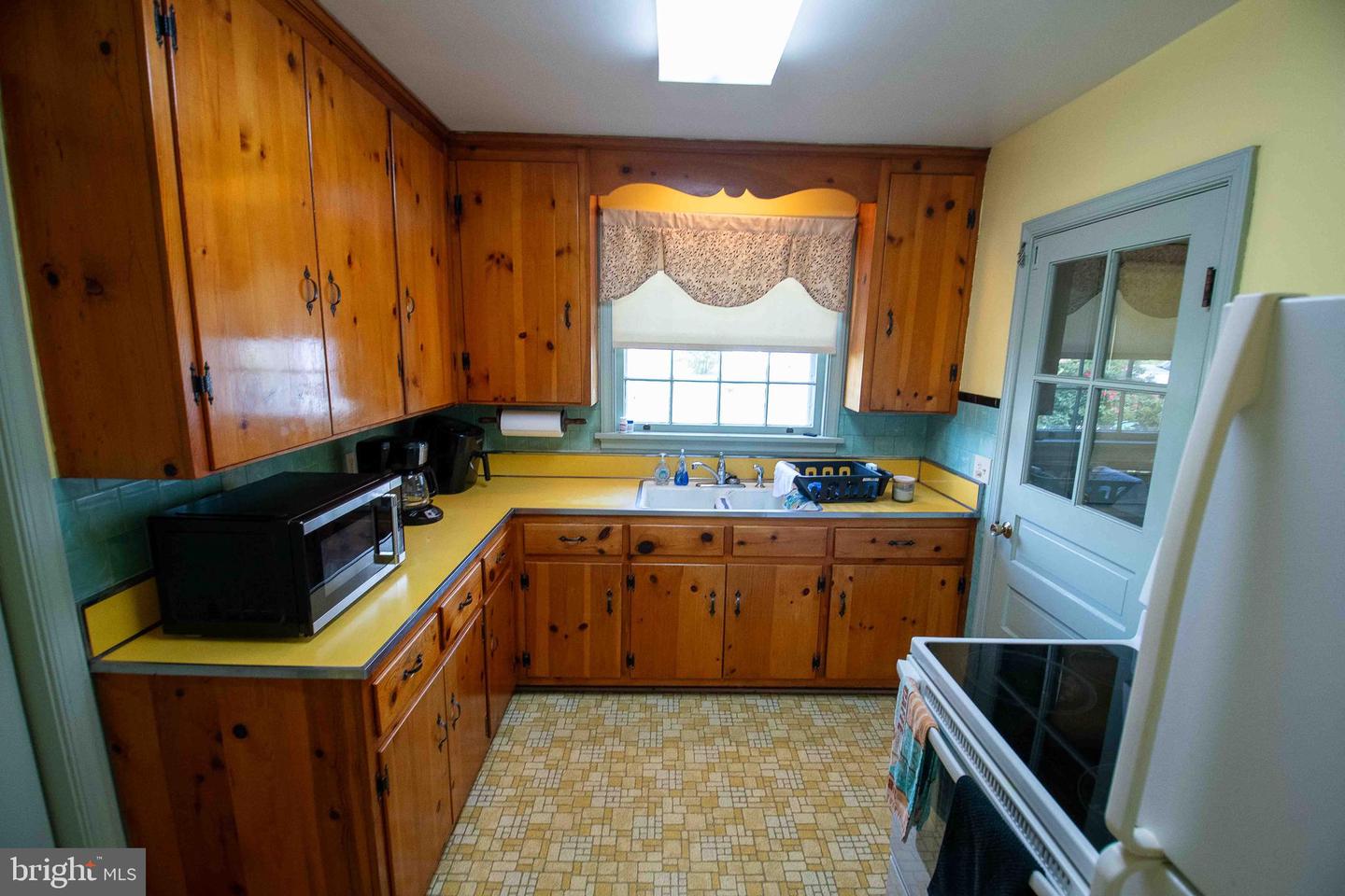 319 N MAIN ST, BOWLING GREEN, Virginia 22427, 3 Bedrooms Bedrooms, ,1 BathroomBathrooms,Residential,For sale,319 N MAIN ST,VACV2008098 MLS # VACV2008098