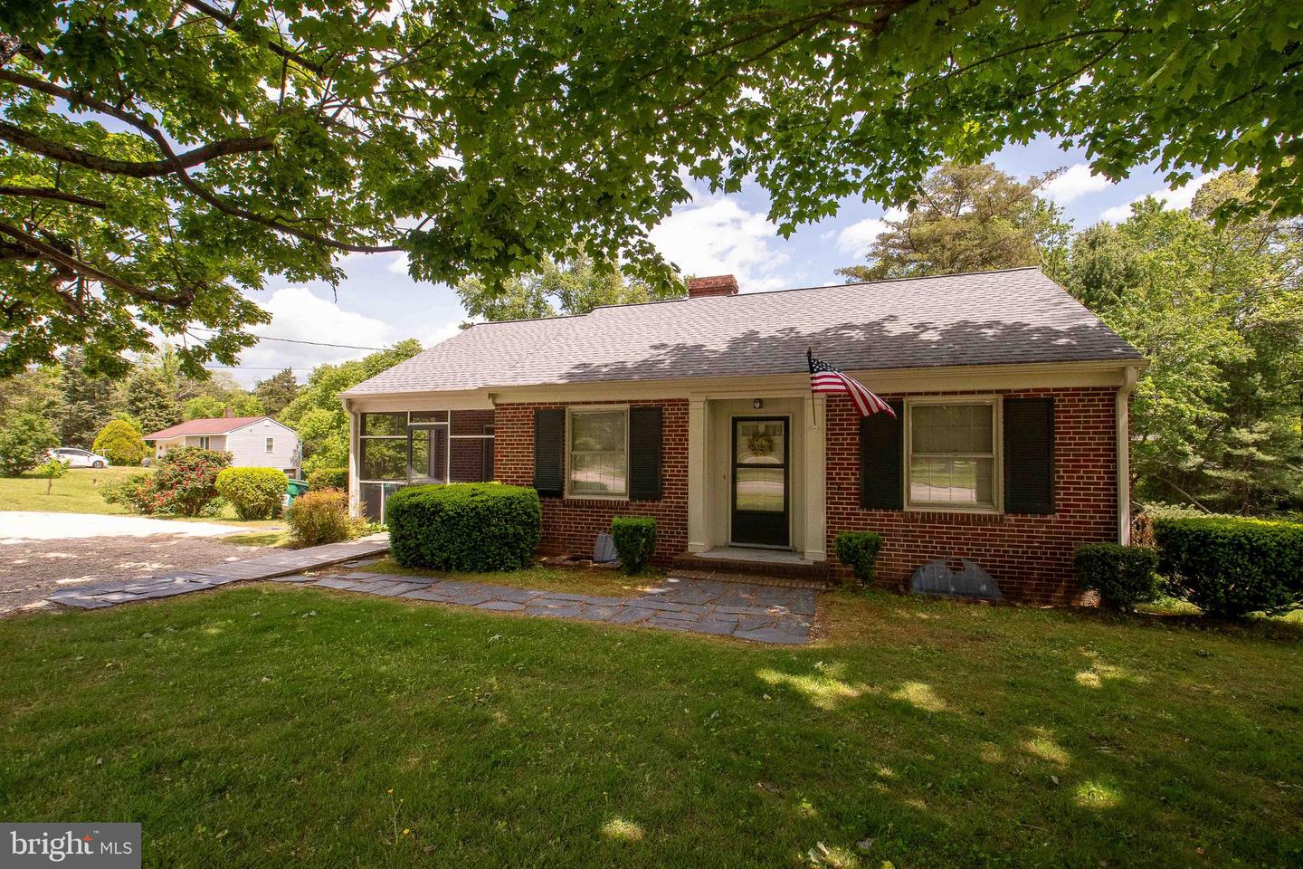 319 N MAIN ST, BOWLING GREEN, Virginia 22427, 3 Bedrooms Bedrooms, ,1 BathroomBathrooms,Residential,For sale,319 N MAIN ST,VACV2008098 MLS # VACV2008098