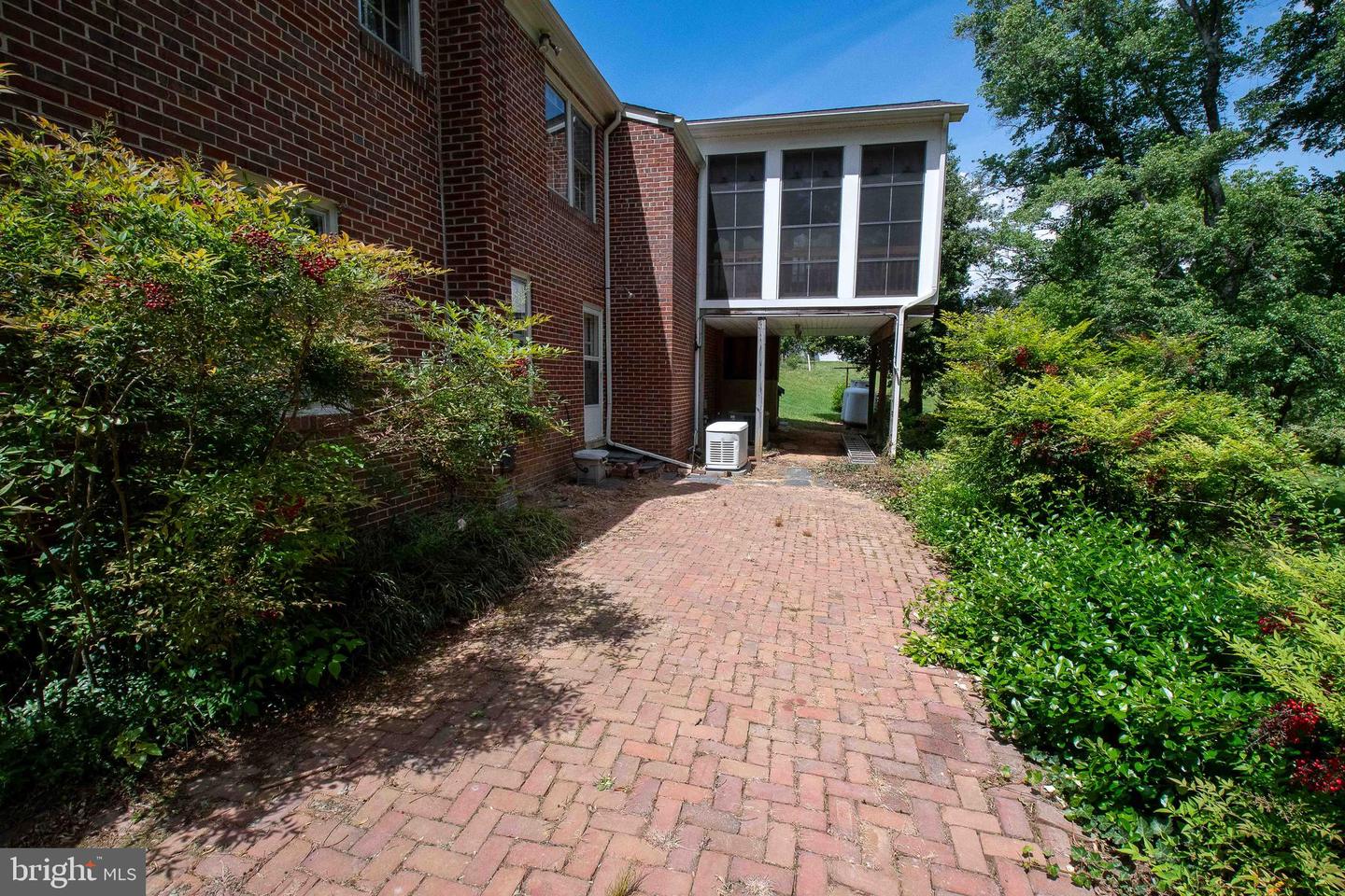 319 N MAIN ST, BOWLING GREEN, Virginia 22427, 3 Bedrooms Bedrooms, ,1 BathroomBathrooms,Residential,For sale,319 N MAIN ST,VACV2008098 MLS # VACV2008098