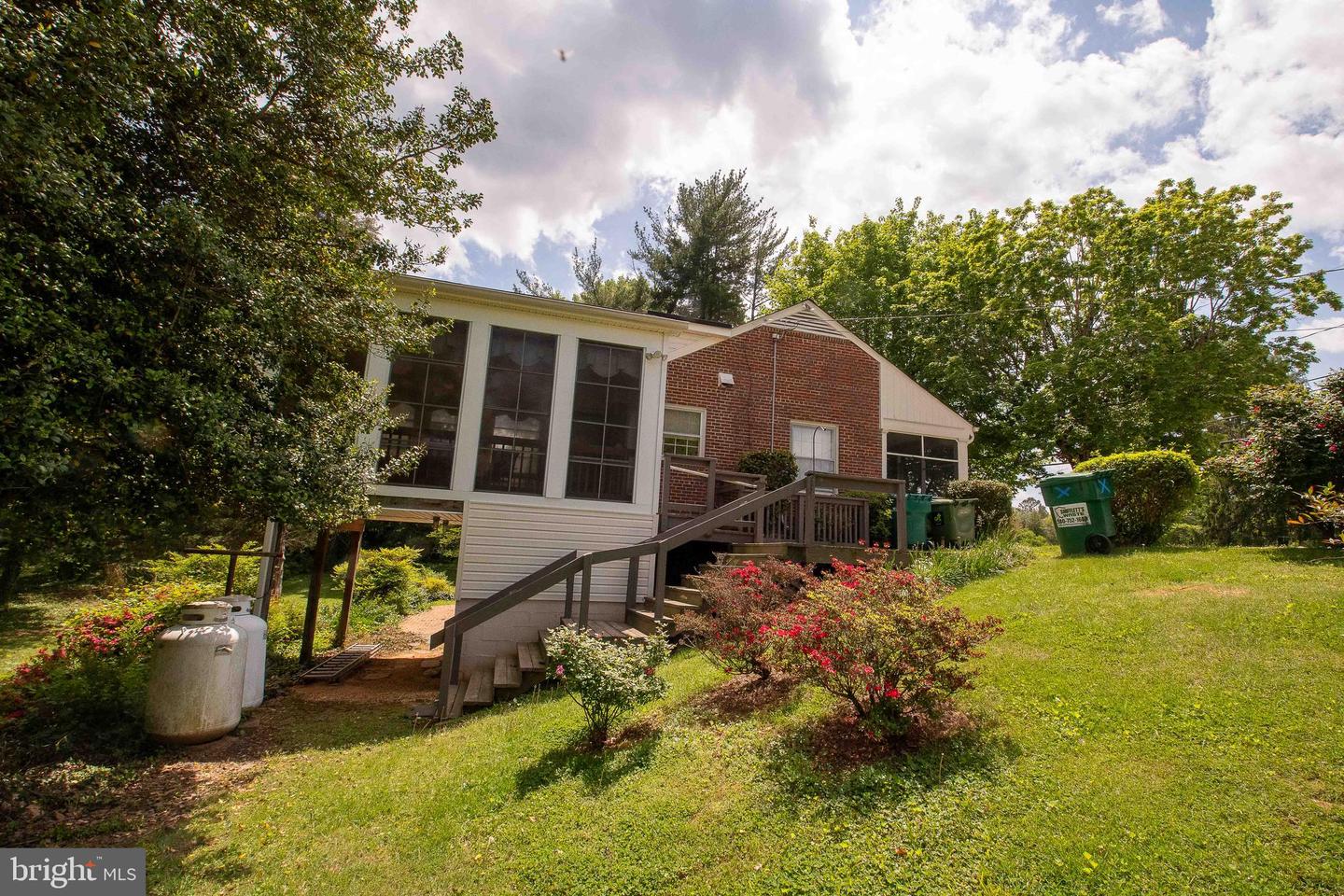 319 N MAIN ST, BOWLING GREEN, Virginia 22427, 3 Bedrooms Bedrooms, ,1 BathroomBathrooms,Residential,For sale,319 N MAIN ST,VACV2008098 MLS # VACV2008098
