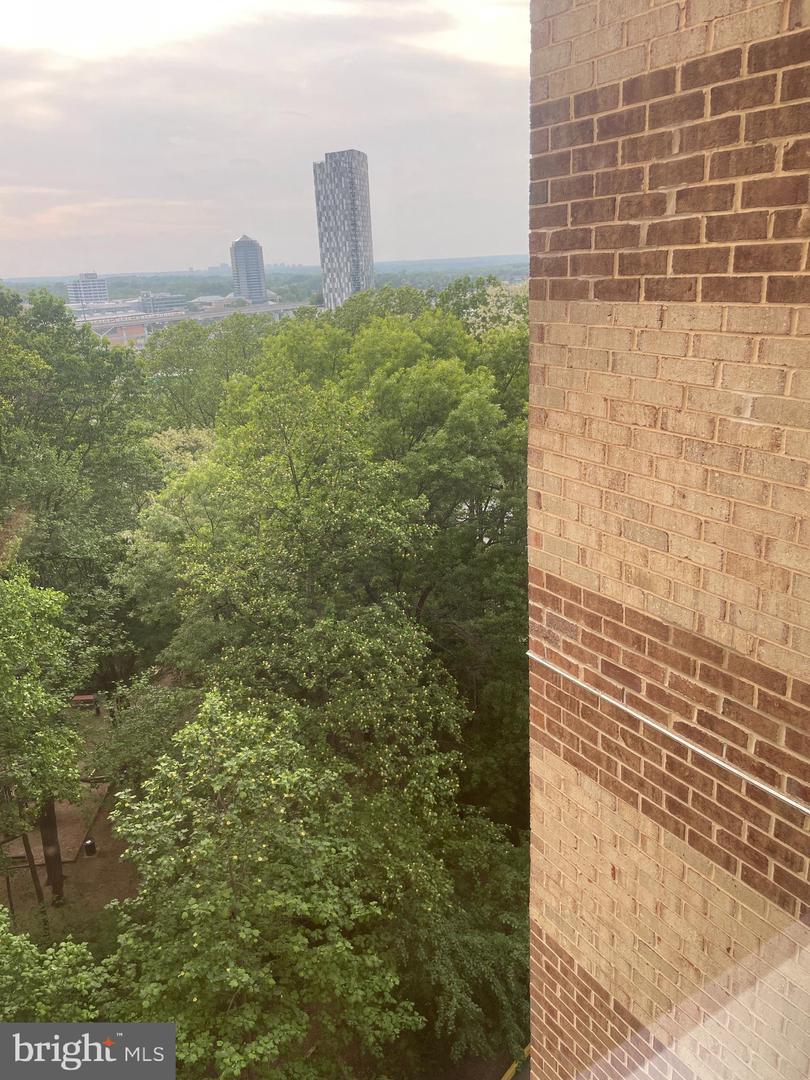 8370 GREENSBORO DR #702, MCLEAN, Virginia 22102, 1 Bedroom Bedrooms, ,1 BathroomBathrooms,Residential,For sale,8370 GREENSBORO DR #702,VAFX2238446 MLS # VAFX2238446
