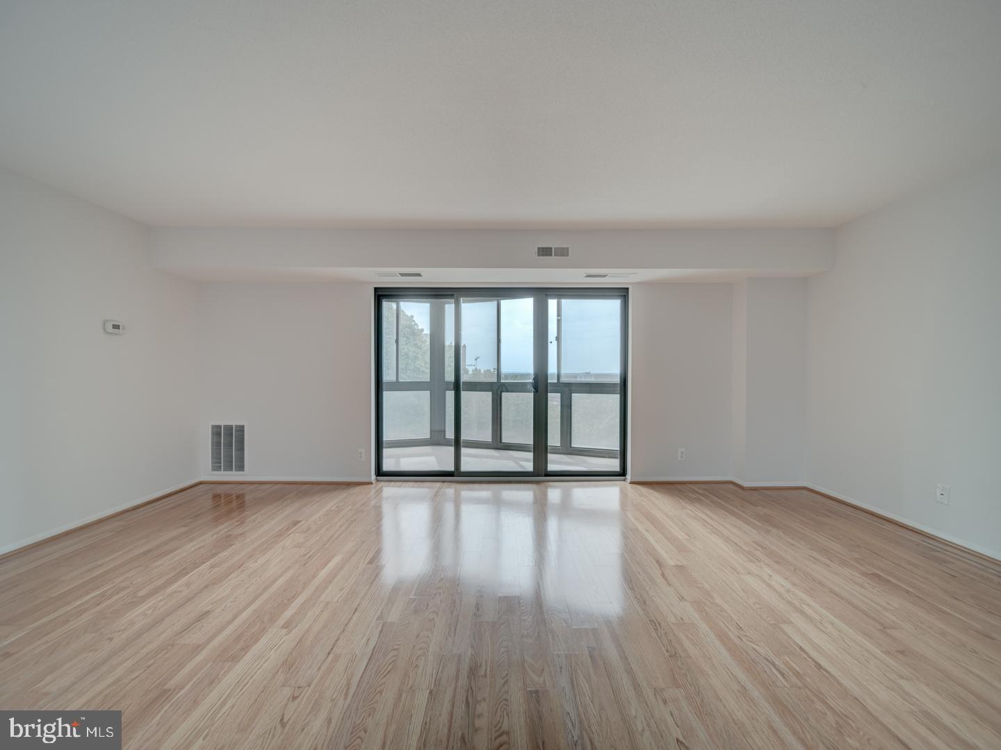 8370 GREENSBORO DR #702, MCLEAN, Virginia 22102, 1 Bedroom Bedrooms, ,1 BathroomBathrooms,Residential,For sale,8370 GREENSBORO DR #702,VAFX2238446 MLS # VAFX2238446
