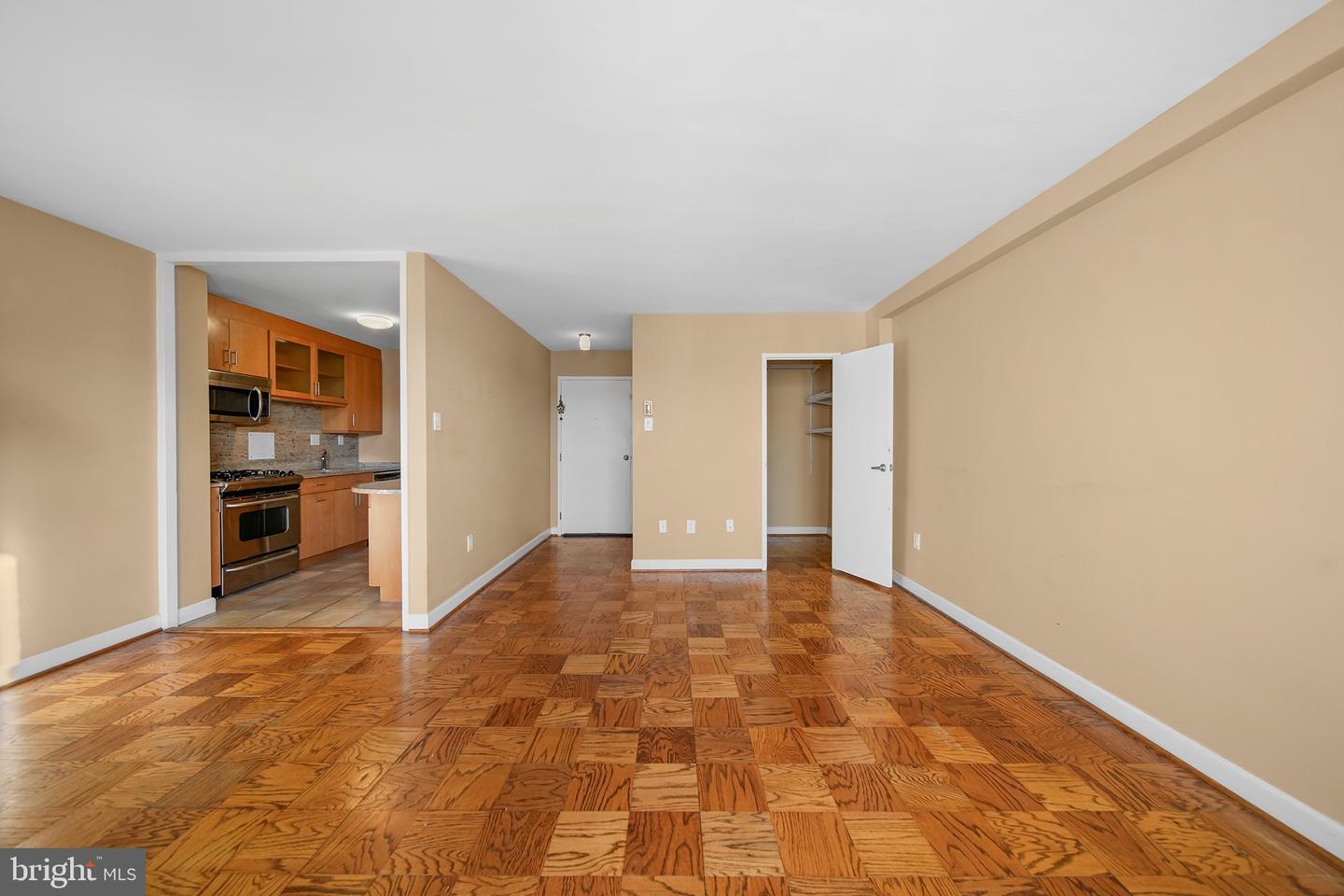 6641 WAKEFIELD DR #405, ALEXANDRIA, Virginia 22307, 1 Bedroom Bedrooms, ,1 BathroomBathrooms,Residential,For sale,6641 WAKEFIELD DR #405,VAFX2238502 MLS # VAFX2238502